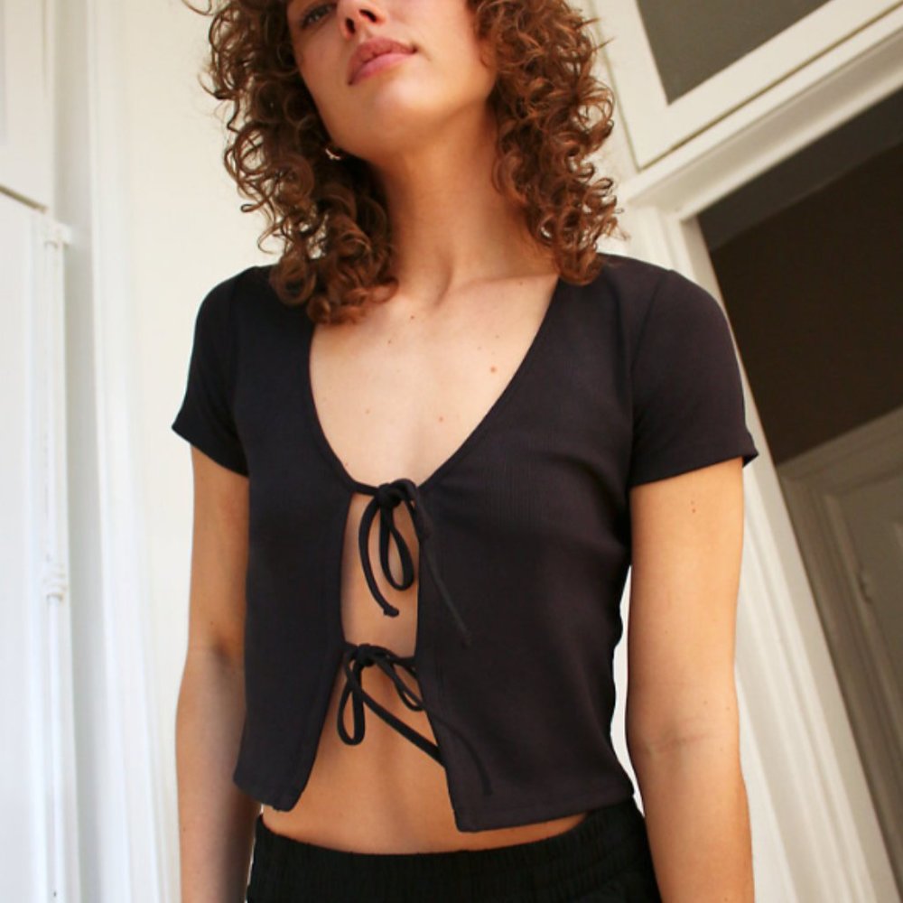 🆕 Tie Top